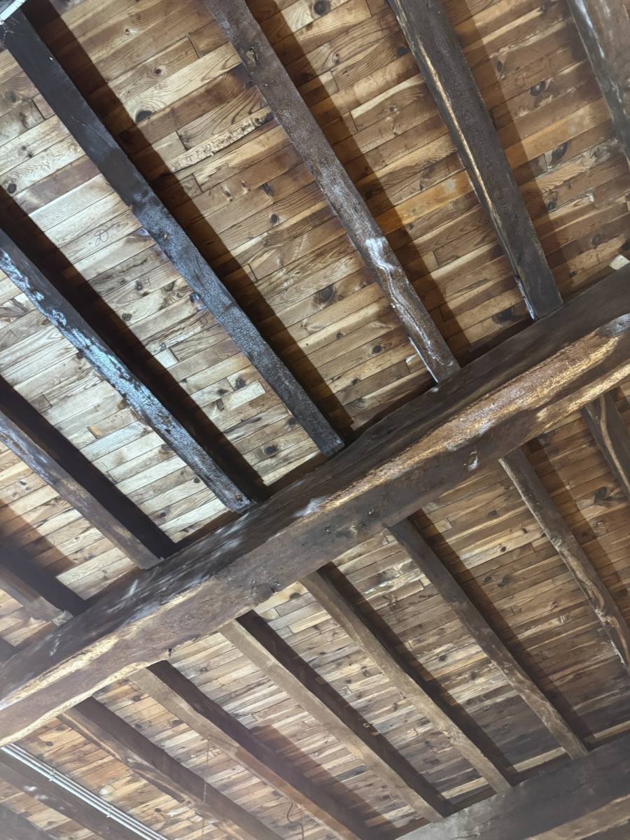 A quelle fréquence faut-il traiter le bois d'une maison ?